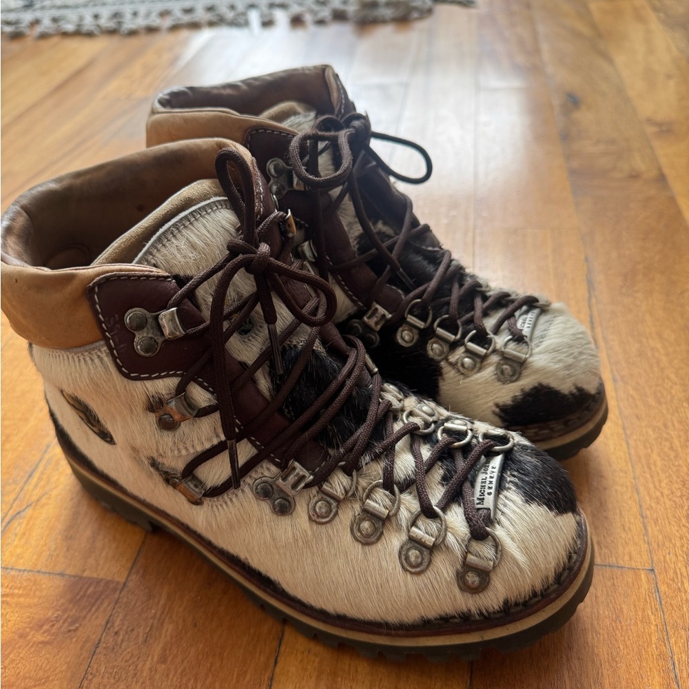 Michel Jordi Genève Premium lace up chunky cow boots